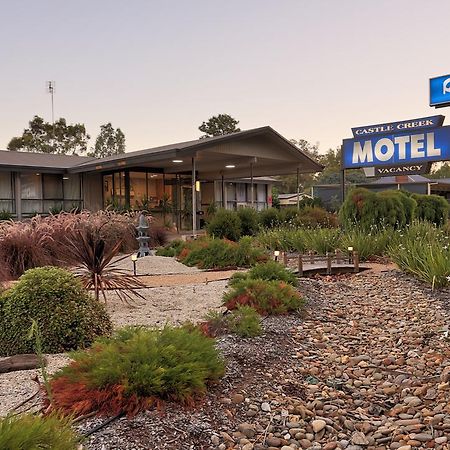 Castle Creek Motor Inn Эероа Экстерьер фото