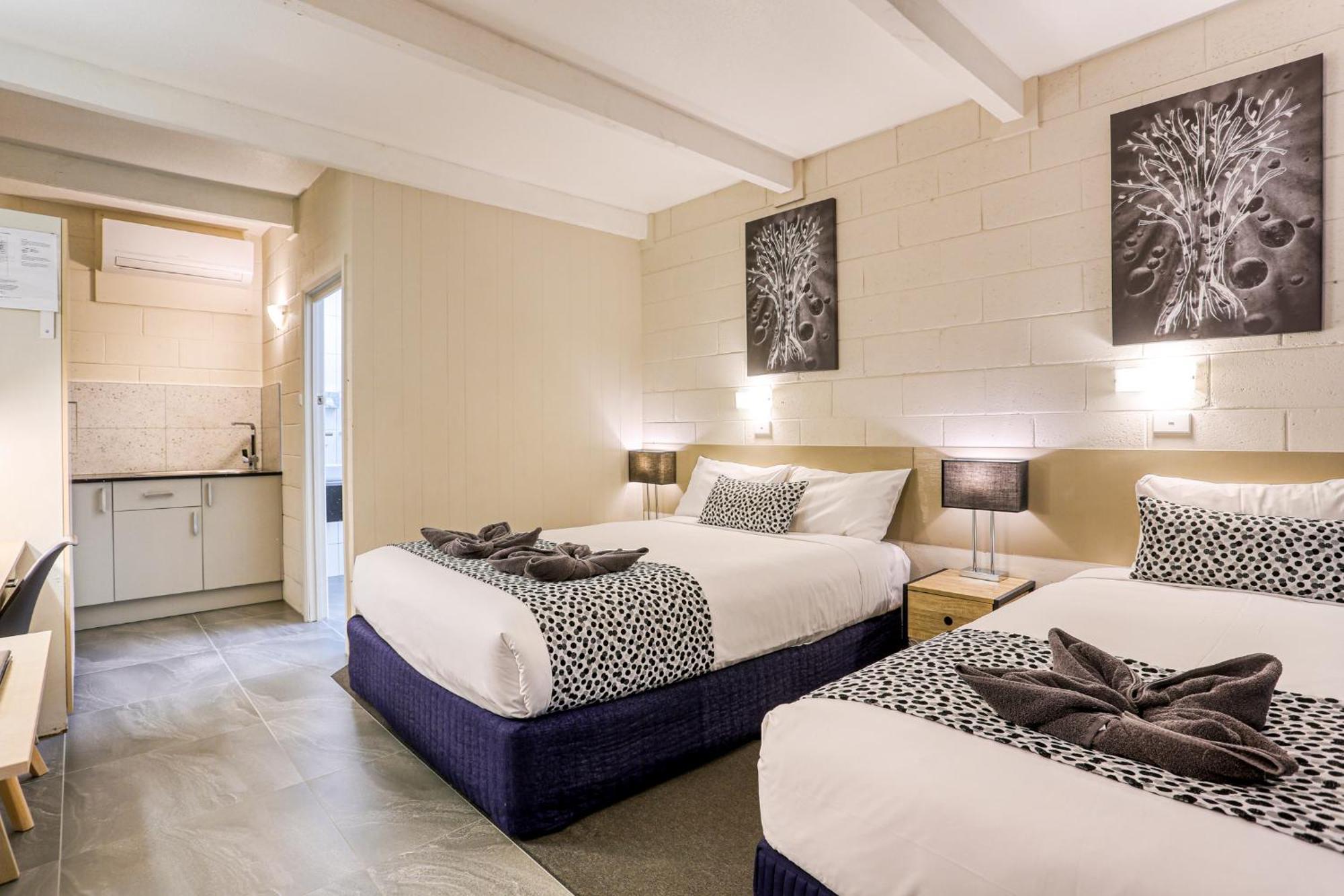 Castle Creek Motor Inn Эероа Экстерьер фото