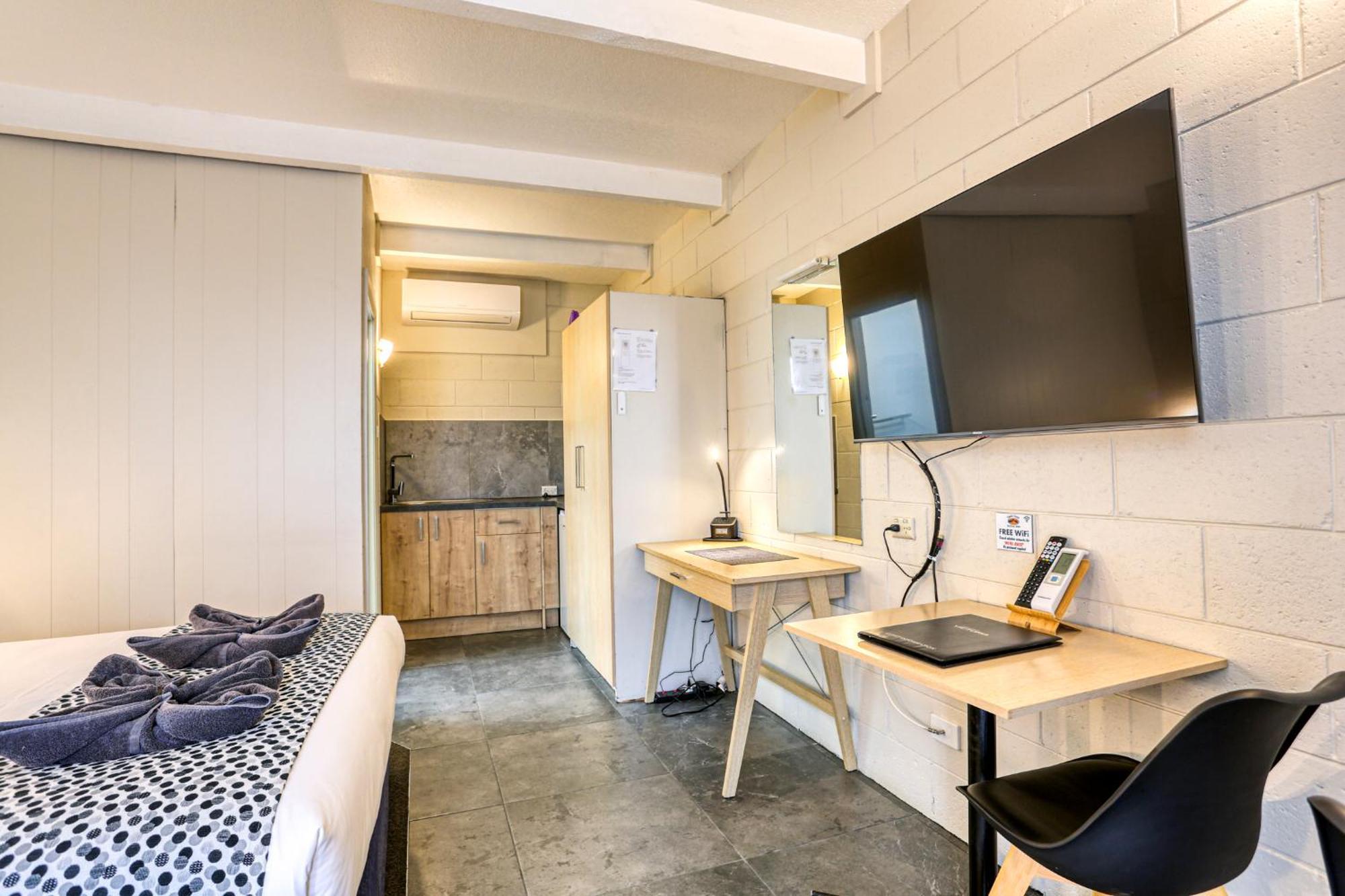 Castle Creek Motor Inn Эероа Экстерьер фото