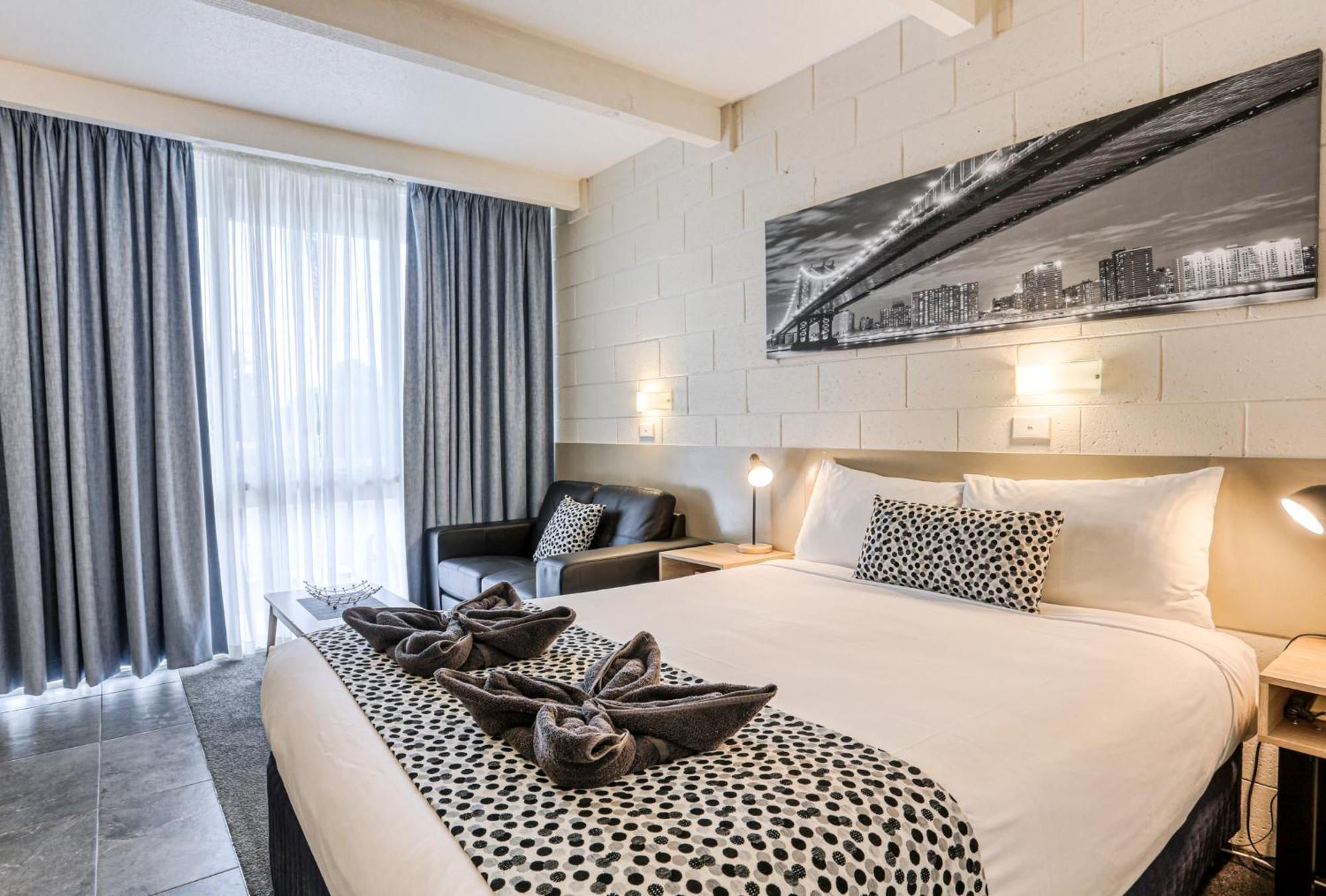 Castle Creek Motor Inn Эероа Экстерьер фото
