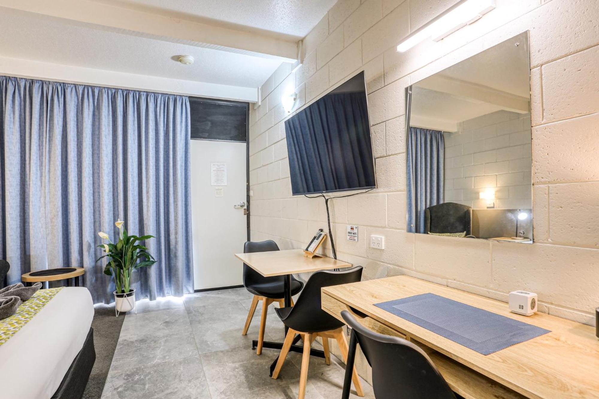 Castle Creek Motor Inn Эероа Экстерьер фото
