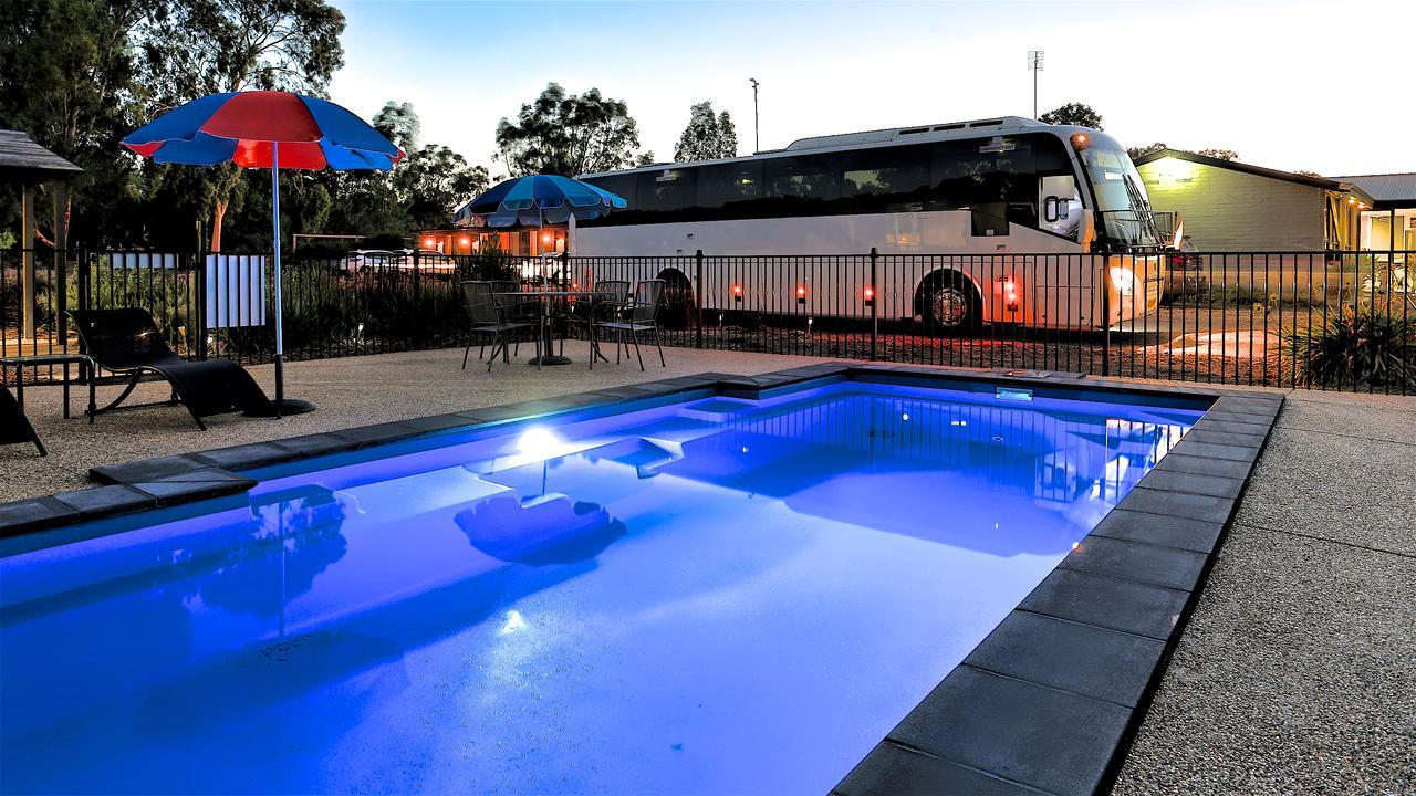 Castle Creek Motor Inn Эероа Экстерьер фото