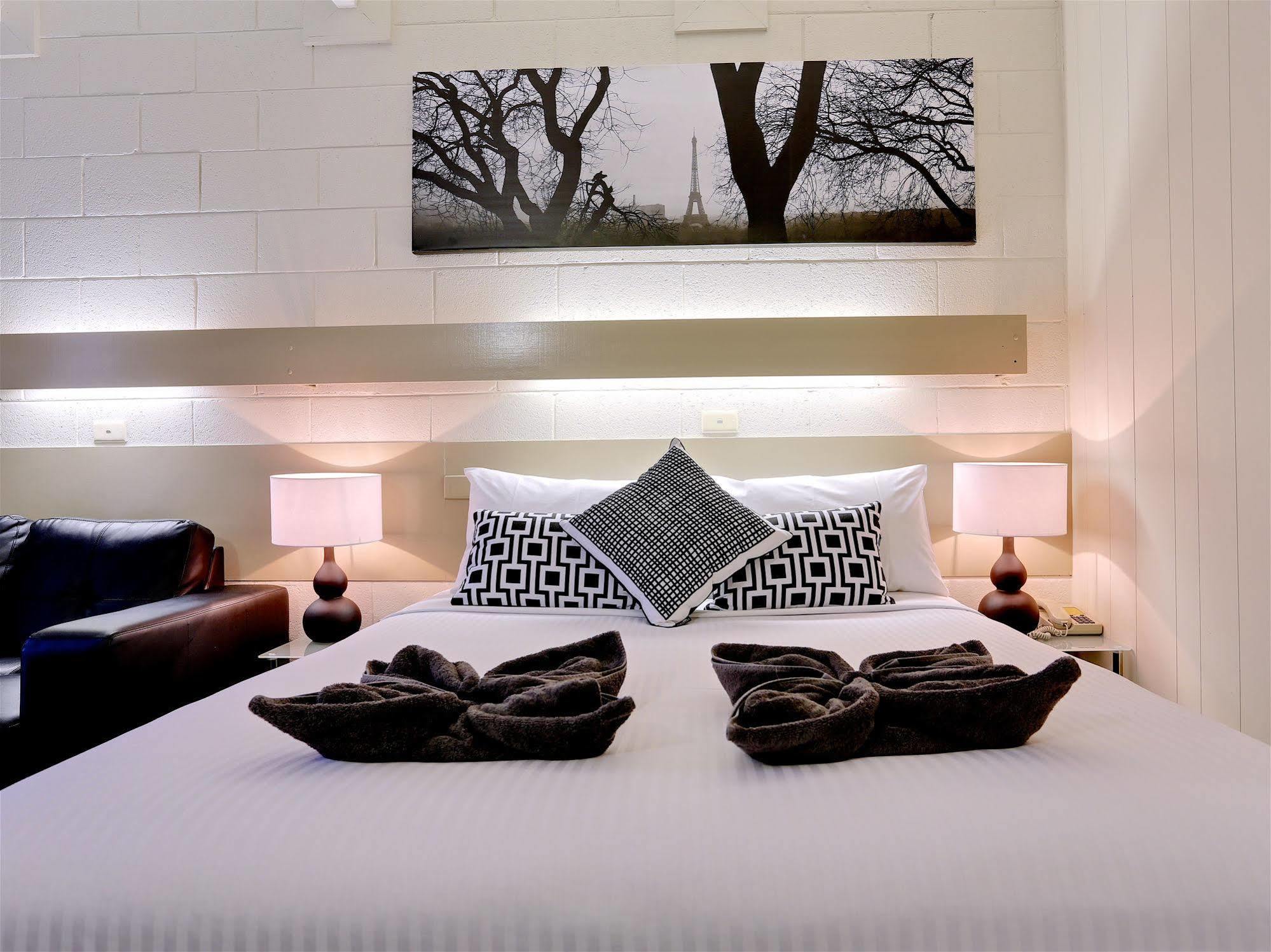 Castle Creek Motor Inn Эероа Экстерьер фото
