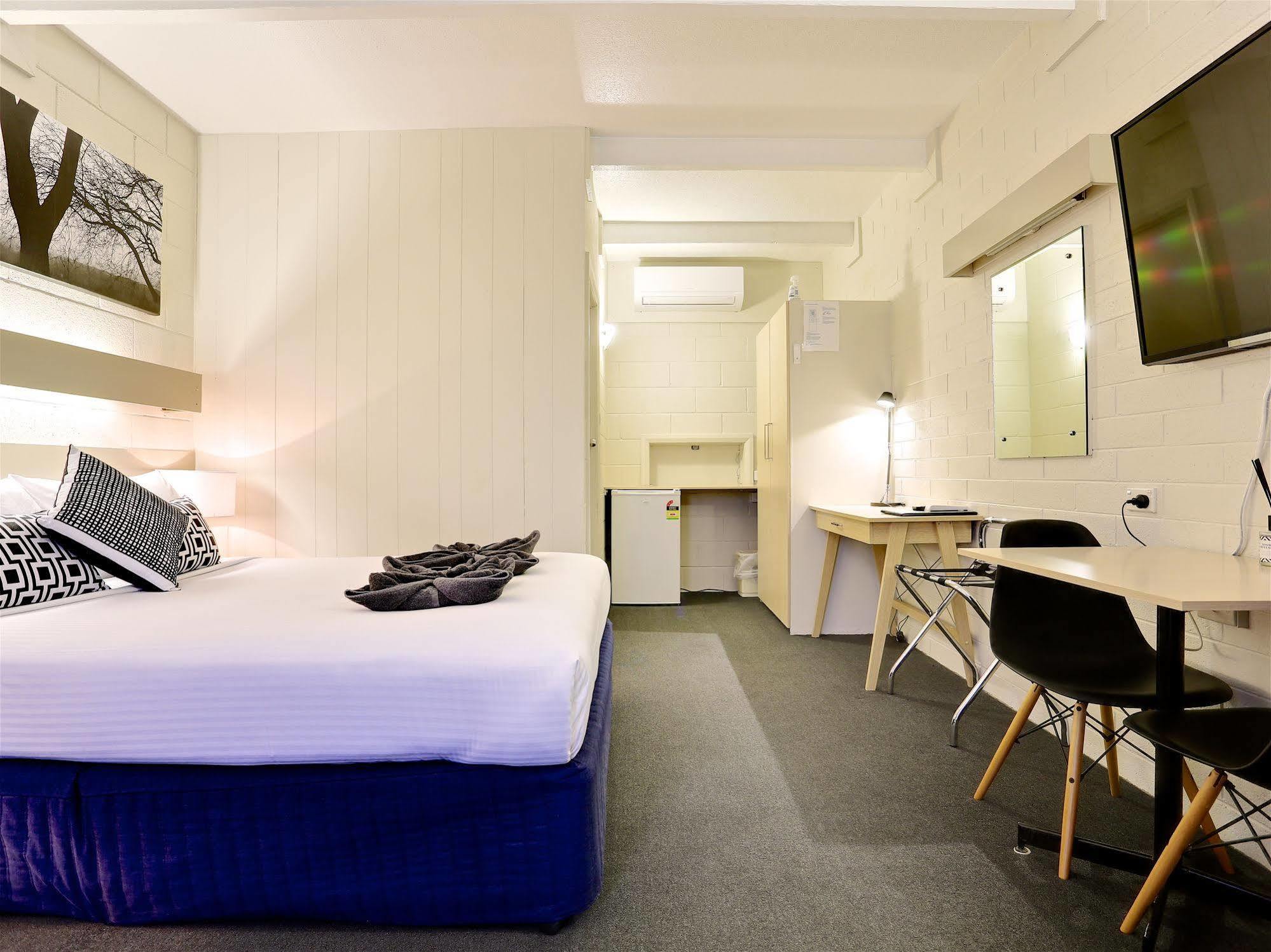 Castle Creek Motor Inn Эероа Экстерьер фото